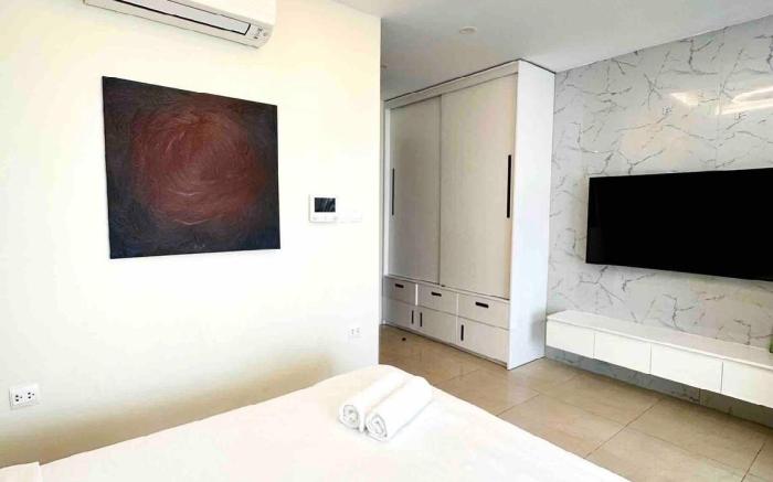 Apartment/Vinhomes D’capitale 04/HighRise/Cityview