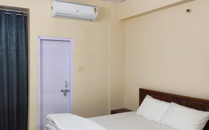 Two Bedroom apartment in midst of all 5 star hotel