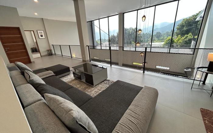 Royal Hill Villa, Cisarua Puncak