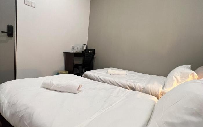 Twin Room in Georgetown - E