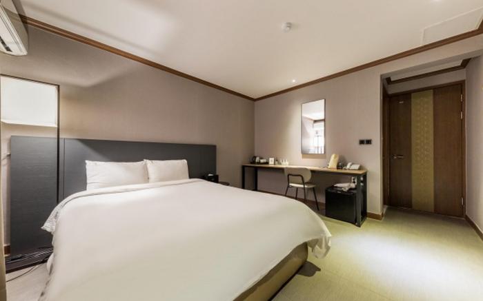 Daejeon Yuseong Top Cloud Hotel