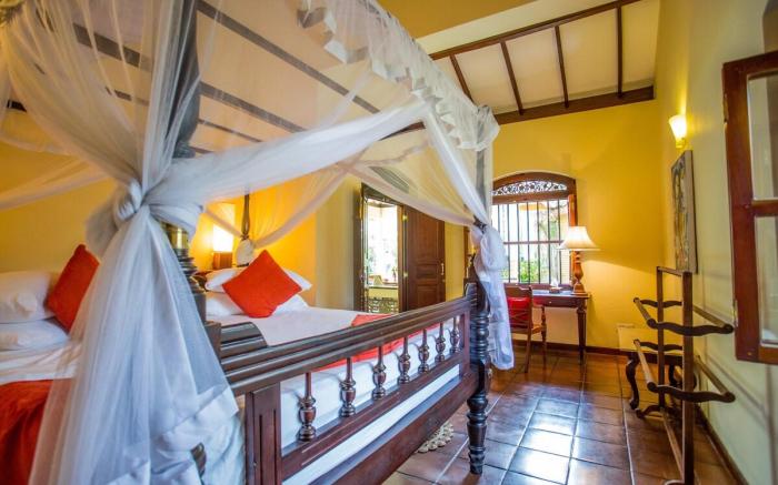 The Chalet - 2 Bedroom Whole Villa (Sleeps 4 to 6)