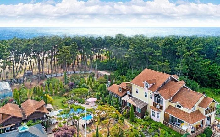 Irang Kids Pool Villa