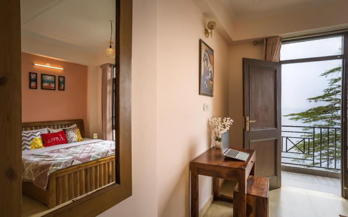 THE SUNSET ABODE SHIMLA 4BR WITH VALLEY VIEWS