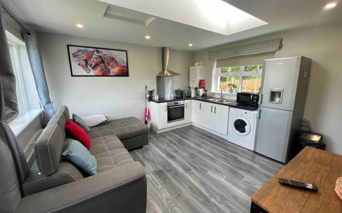 Forest View Cottage - Private Hot Tub