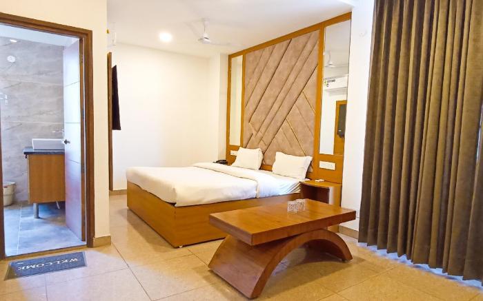 Hotel Lake View - Near Sukhna Lake