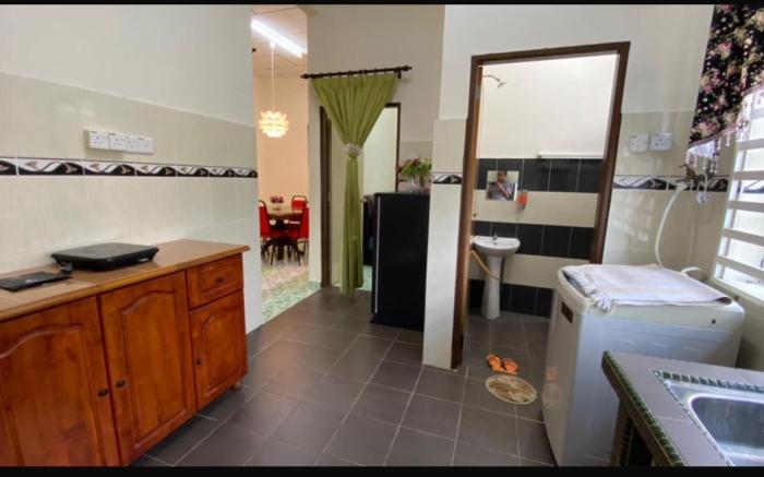 (Selasih) Bestari Beach Homestay