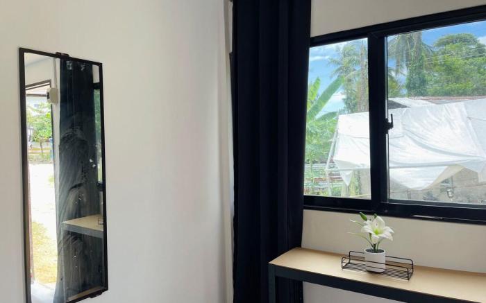 A 2-BR House in General Luna with Fast WiFi