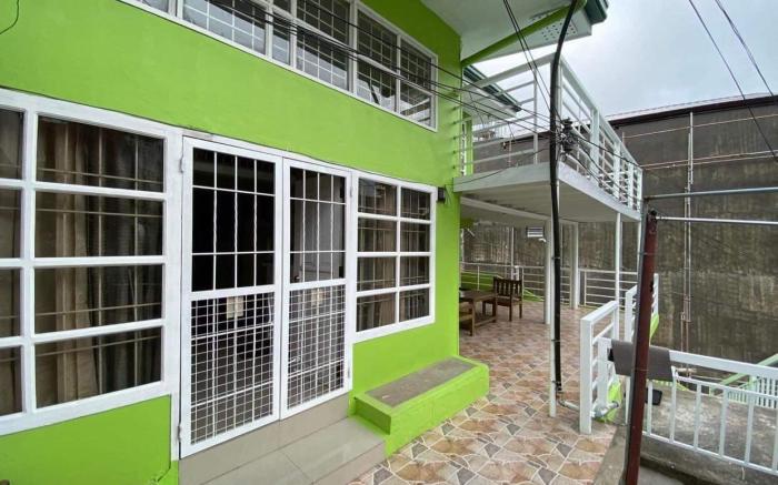 AC Asistin Transient House