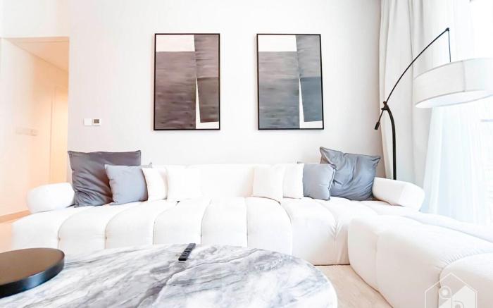 Luxury & Elegance at Burj Crown Downtown