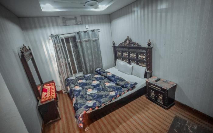 Royal Lodge Guesthouse 
