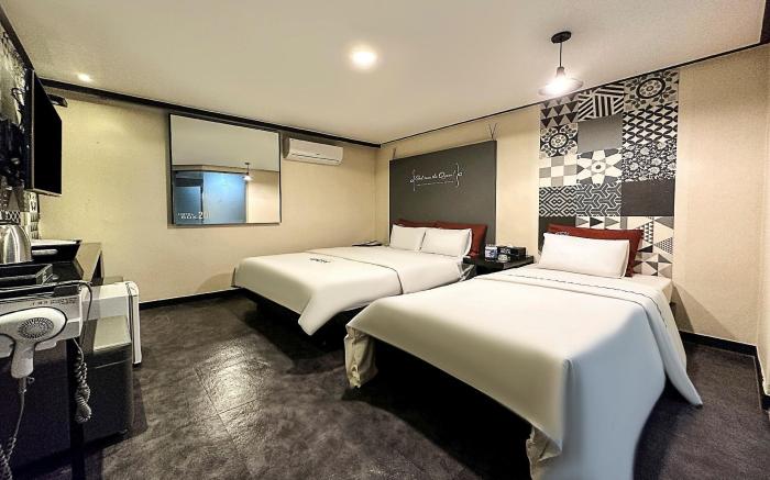 Box Hotel