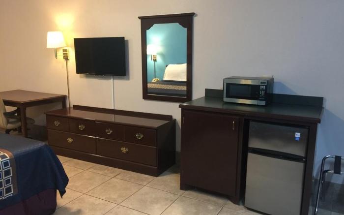 Texas Inn and Suites City Center at University Dr.