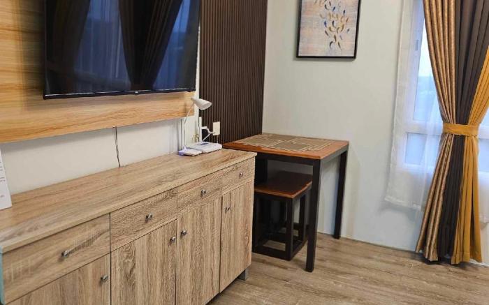 Lovely and Cozy Corner Condo Studio Unit