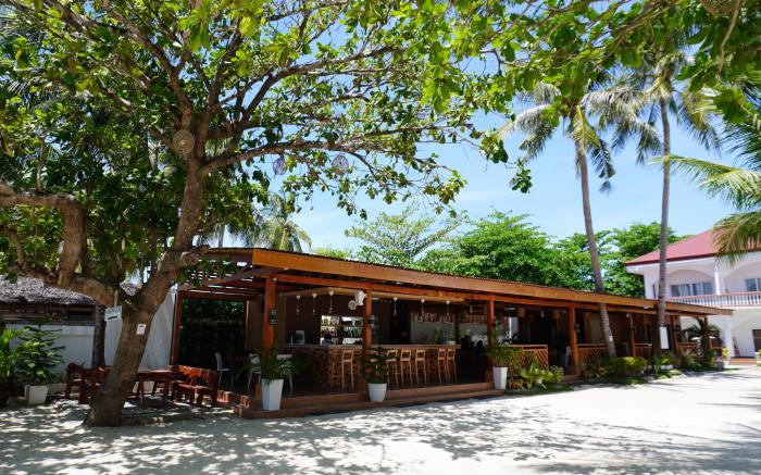 Costa Liz Island Resort 