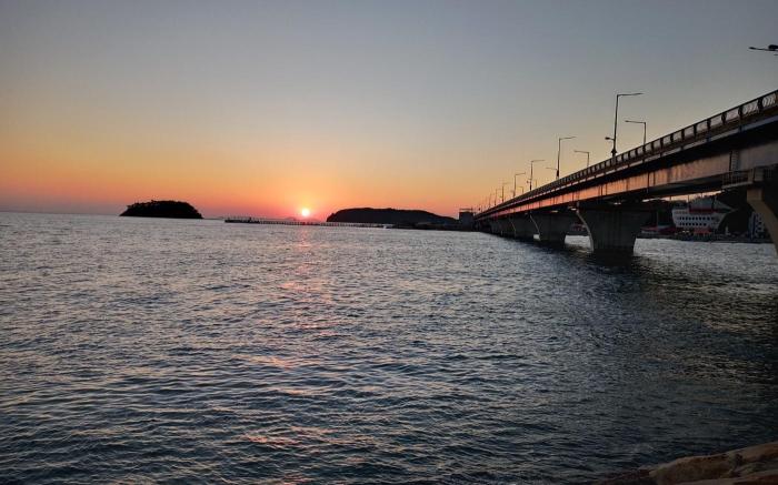 Mudflat Experience at Mokseom Island, Sunset, Family Unit and Friendship Building