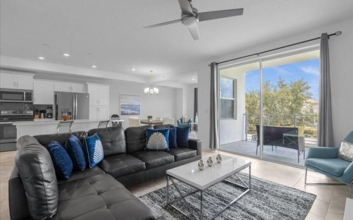 Bedrooms 2 Bathrooms Storey Lake 4751-207 CT