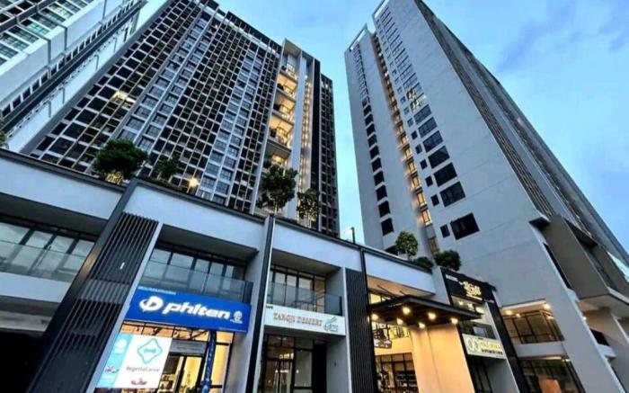 Sky Tree  Apartment at Bukit Indah with Netflix 