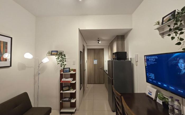 Condotel 1BR Unit w/ Balcony FAME Residences #FM13