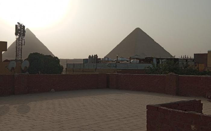 New moon pyramids apartment 
