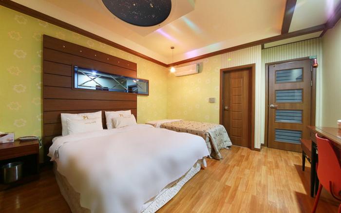 Free Zone Motel