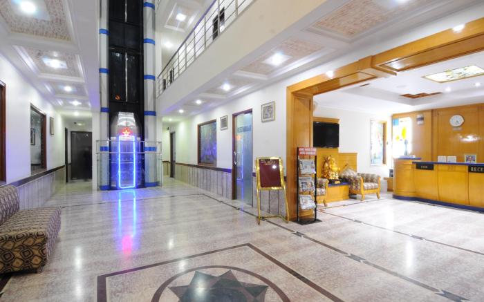 Hotel Maharaja Residency