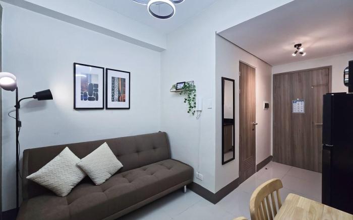 Condotel 1BR Unit w/ Balcony FAME Residences #FM31