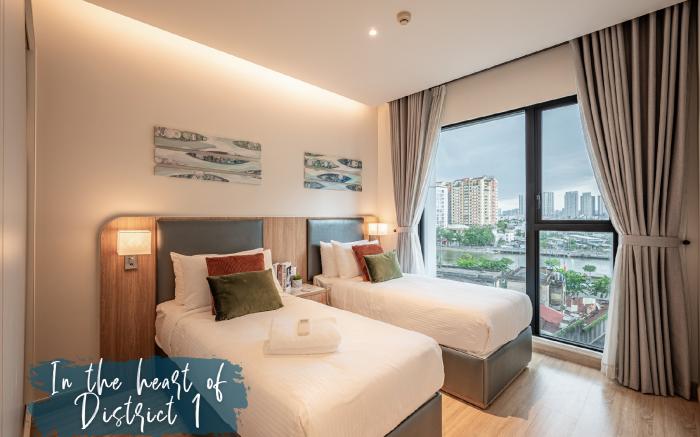 Modern 3BR w/ Panoramic City Views A302