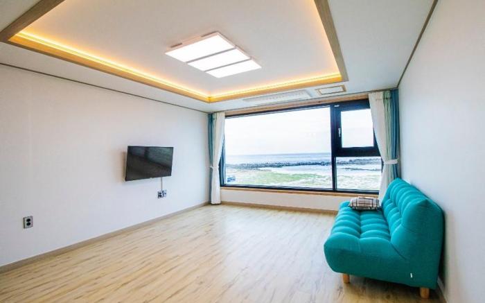 Jeju dogri 3083 dolphin view ocean view