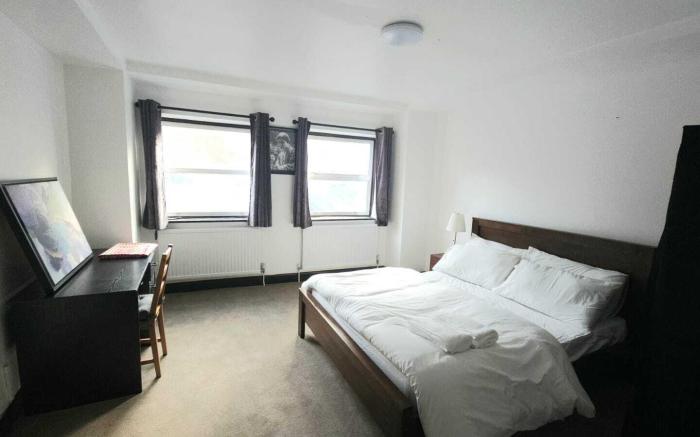 London Stockwell Station Apartment