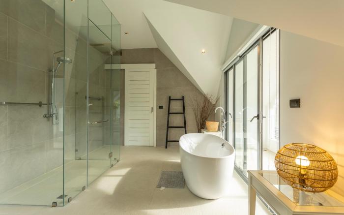 Brand new,designer furnishing,hot tub,gym,pool#v37