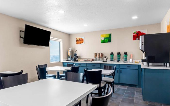 Quality Inn & Suites Port Lavaca near Lighthouse Beach