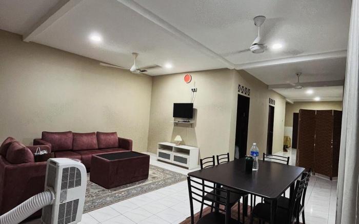 HOMESTAY ALHIJRAH (Rumah Kuning)