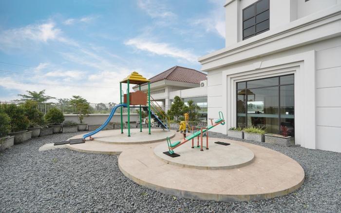 Apartemen The Kahyangan Solo Baru by Akasia Cabin