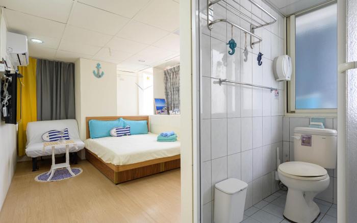 Room 2-3, Ocean Corner 7, 3 Minutes from MRT Ximen, Elevator Building (No Daily Cleaning Provided)