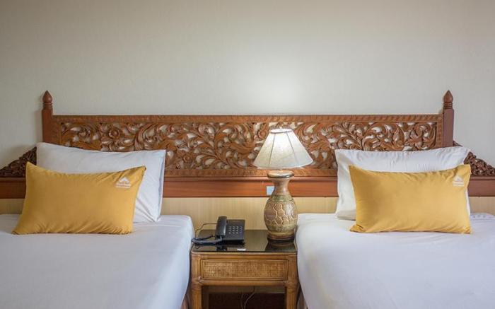 100 Islands Resort and Spa