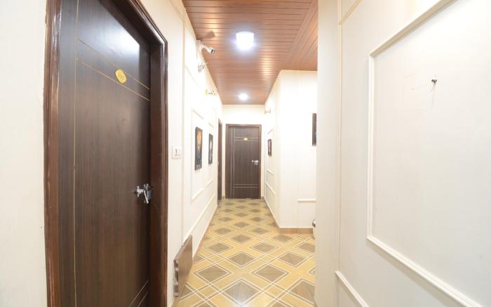 Hotel Shri Dhwaja Inn near Shrinathji Temple