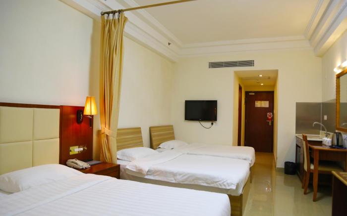 Grand Harbour Hotel