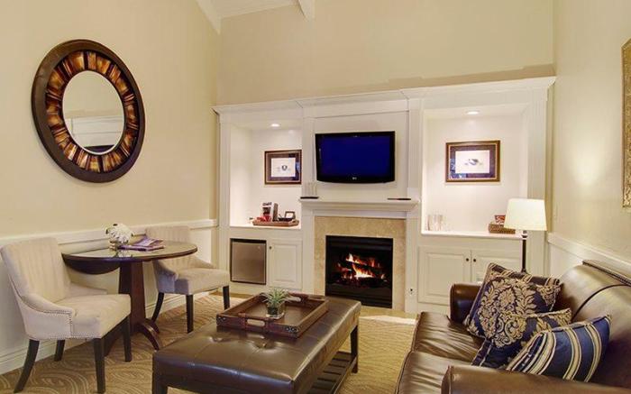 Carriage House Inn
