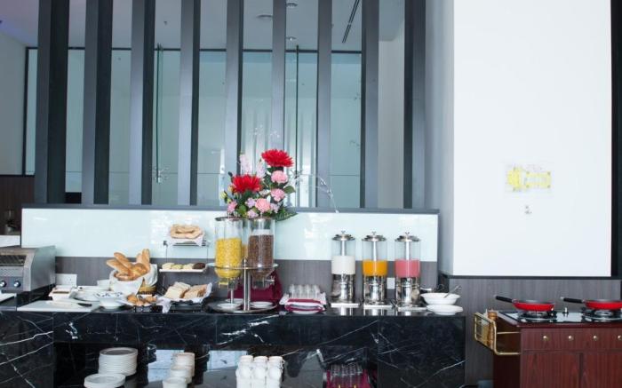Grand Alora Hotel