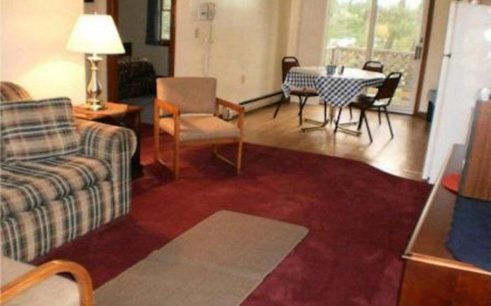 Milford Motel On the River