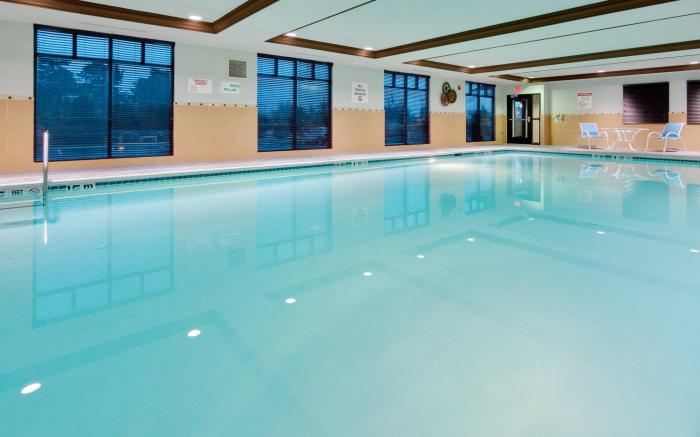 Holiday Inn Express Hotel & Suites Warminster-Horsham By IHG