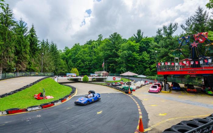 Master Hosts Resorts-Highland Hills Cabins