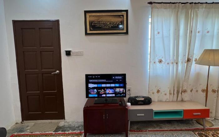 Harith's Little Homestay @ Desa Putra 300mbps Wifi