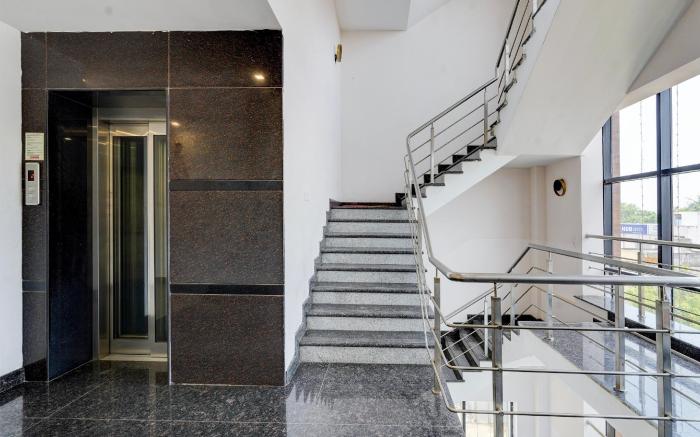 Collection O Eswar Grand Residency