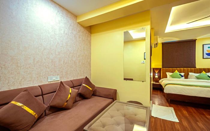 Treebo Taj Square, 10 Mins From Airport
