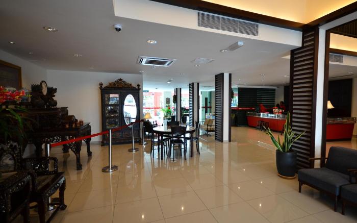 906 Riverside Hotel