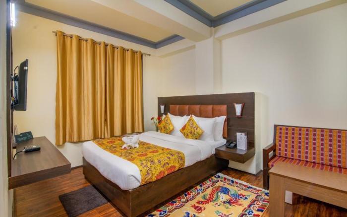 Muscatel Grand Silkroute - 300 Mts from MG Marg