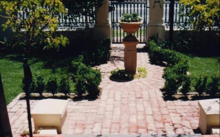 Water Bay Villa Bed and Breakfast