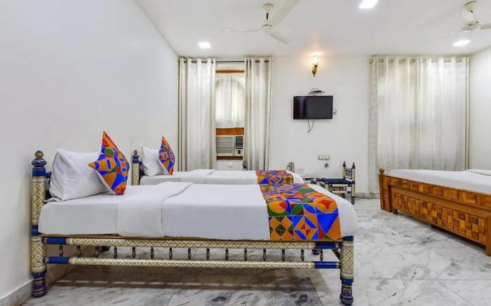 Hotel Empire Palace - Near Fatehsagar Lake